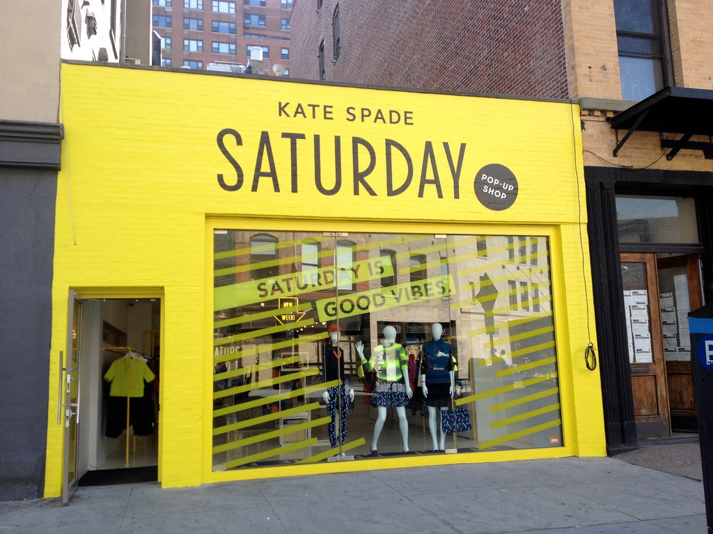 shop front display screens free sample